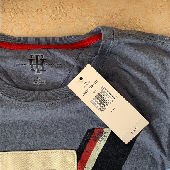 Tommy Hilfiger T-shirt - Picture 2 of 3